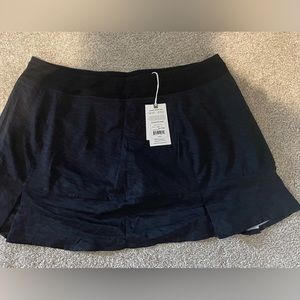 NWT women’s navy golf skort sz L